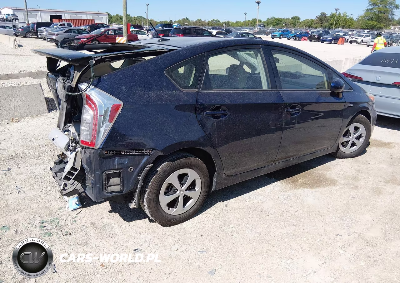 2013 Toyota Prius Four VIN:JTDKN3DU9D1643536 - 4