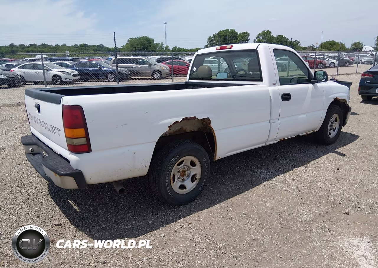 2000 Chevrolet Silverado 1500 VIN:1GCEC14W8YE325642 - 4