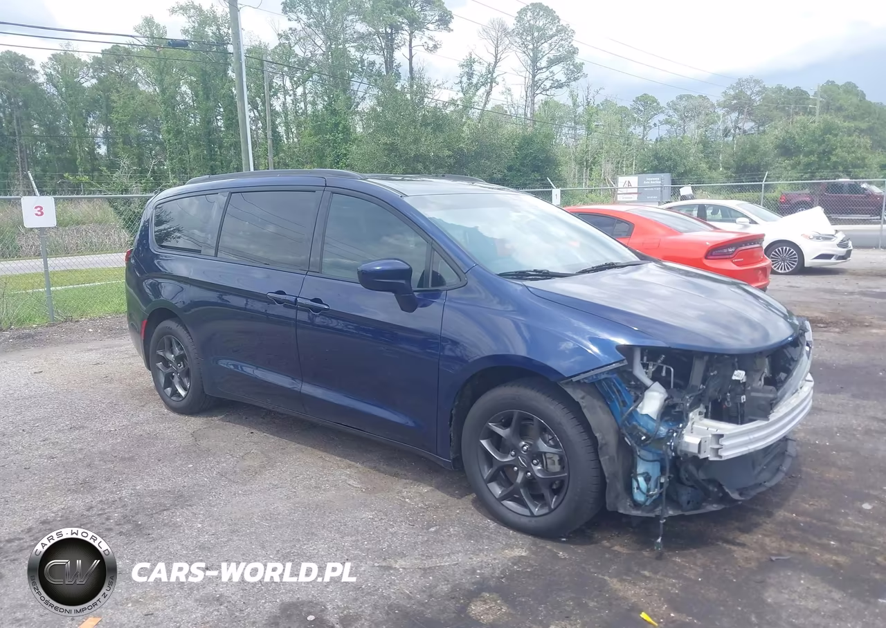 2020 Chrysler Pacifica Touring L – zdjęcie 1 z 16