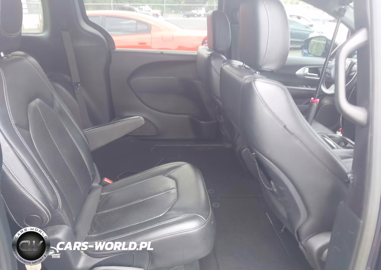 2020 Chrysler Pacifica Touring L VIN:2C4RC1BGXLR122986 - 8