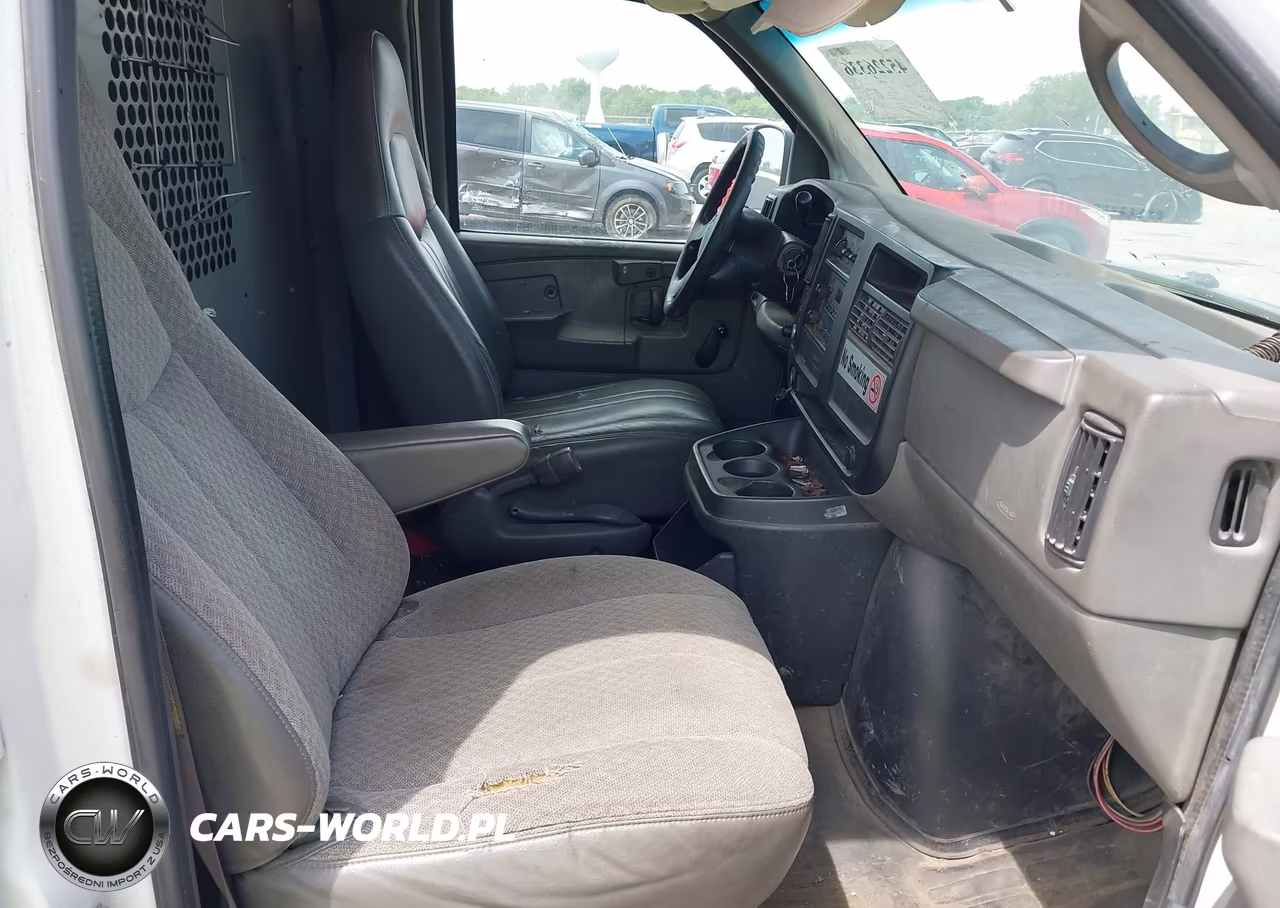 2007 Chevrolet Express Work Van VIN:1GCFG15X271112286 - 5