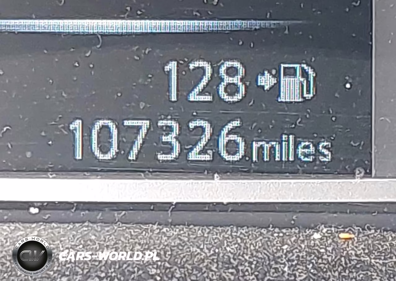 2018 Nissan Sentra Sr VIN:3N1AB7AP4JY275299 - 16