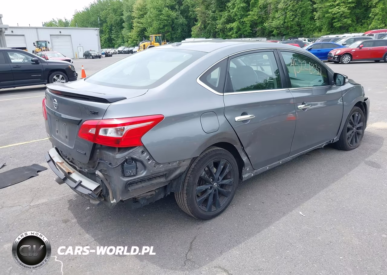 2018 Nissan Sentra Sr VIN:3N1AB7AP4JY275299 - 4