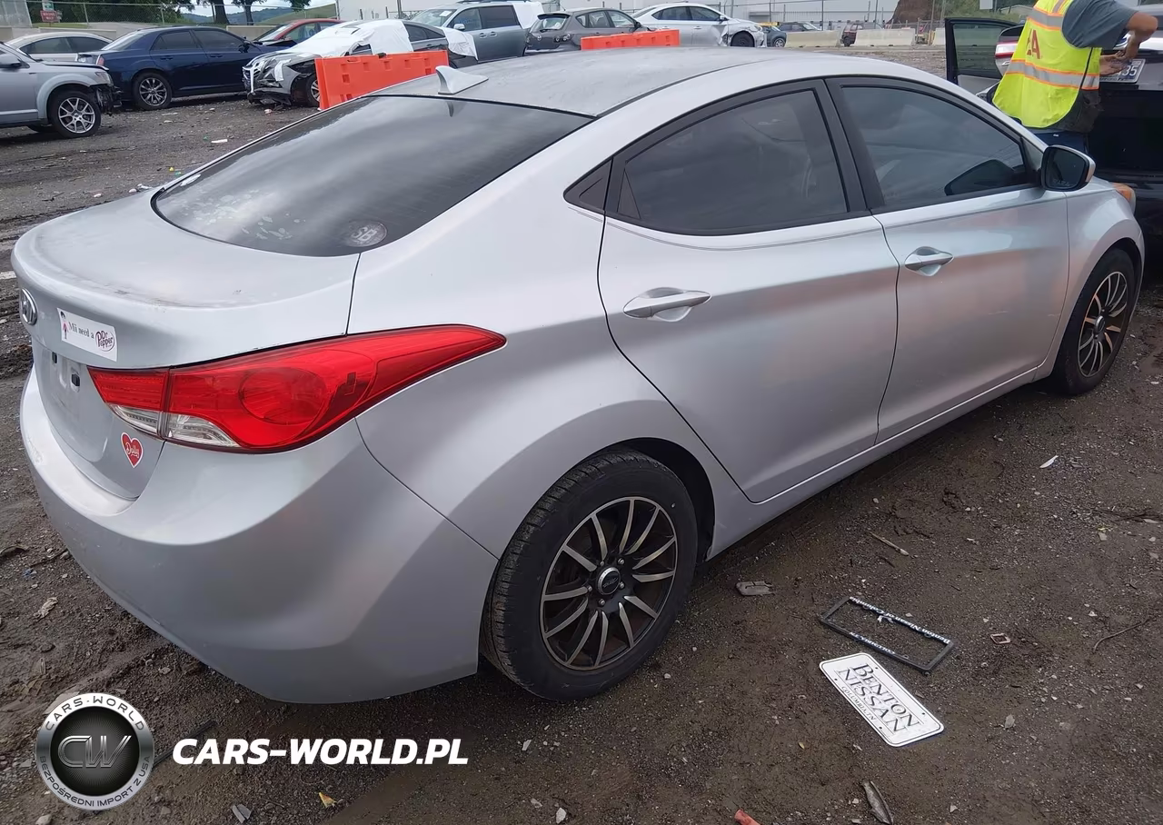 2013 Hyundai Elantra Gls VIN:5NPDH4AE9DH220046 - 4