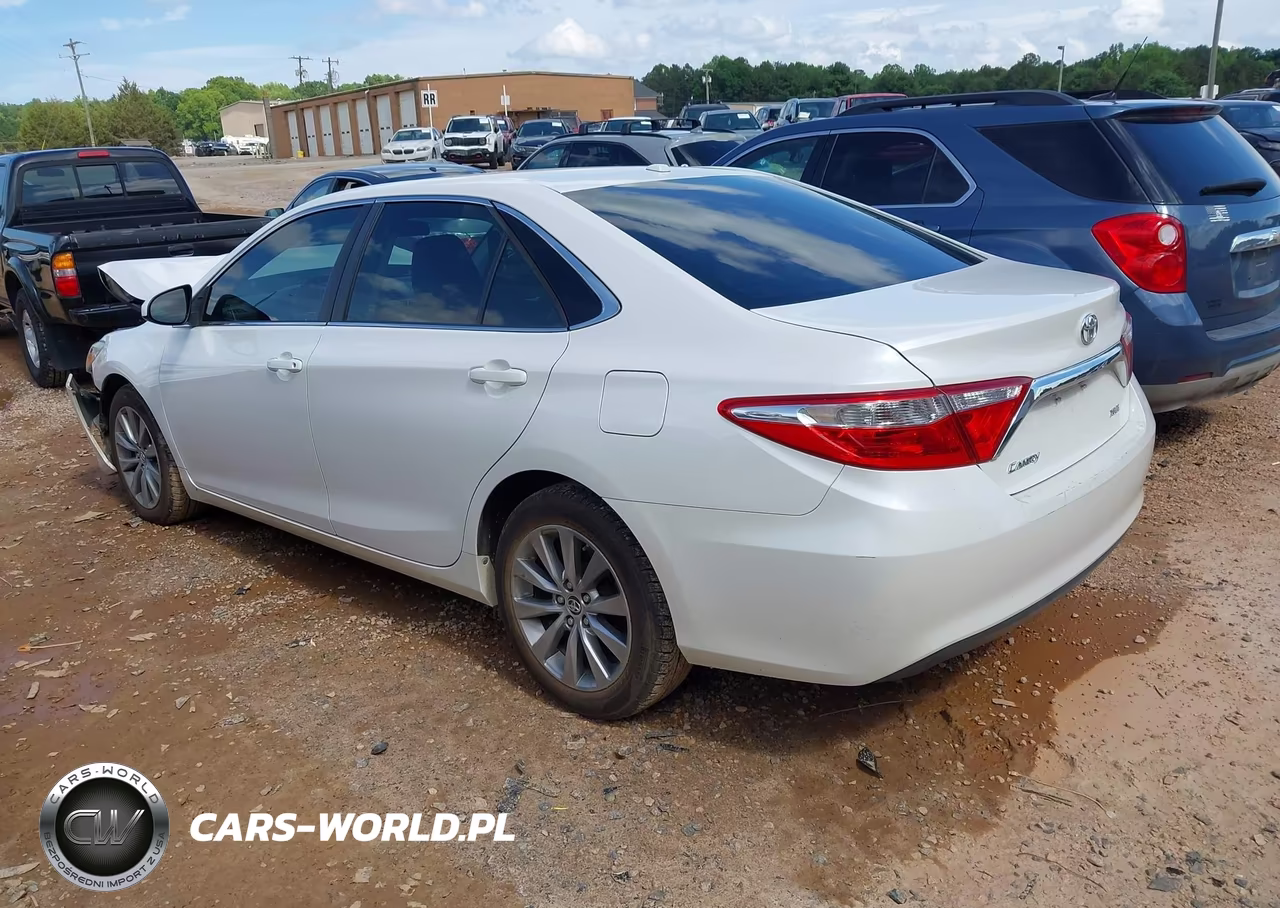 2016 Toyota Camry Xle VIN:4T1BF1FK6GU123242 - 3