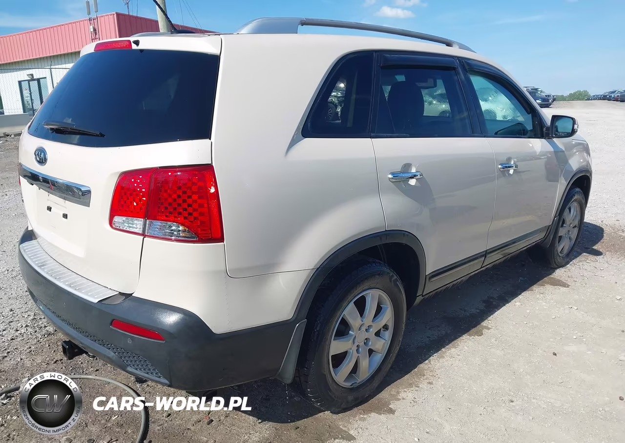 2011 Kia Sorento Lx VIN:5XYKT3A11BG062920 - 4