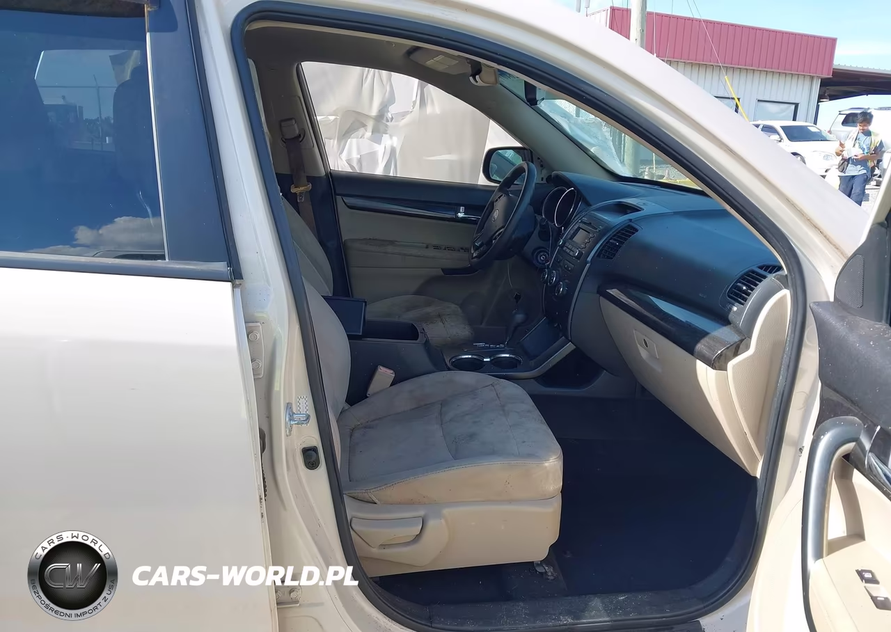 2011 Kia Sorento Lx VIN:5XYKT3A11BG062920 - 5