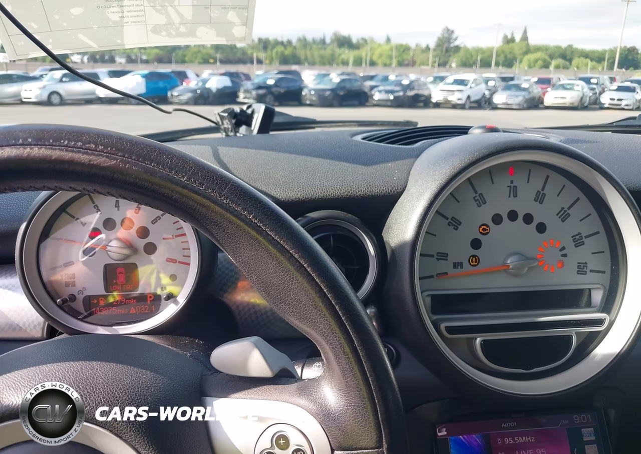 MINI COOPER S VIN:WMWMF73558TV33839 - 7