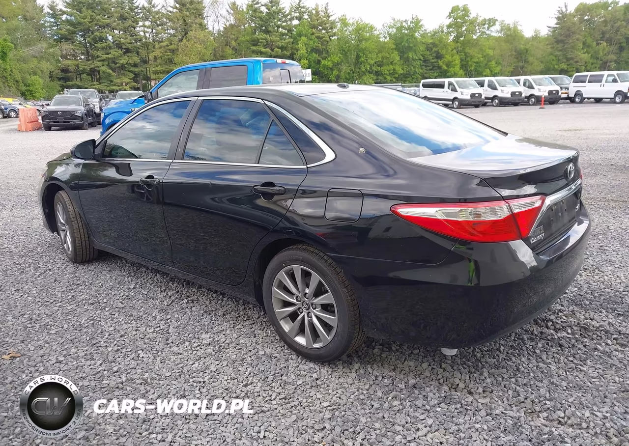 2017 Toyota Camry Xle VIN:4T1BF1FK3HU800586 - 3