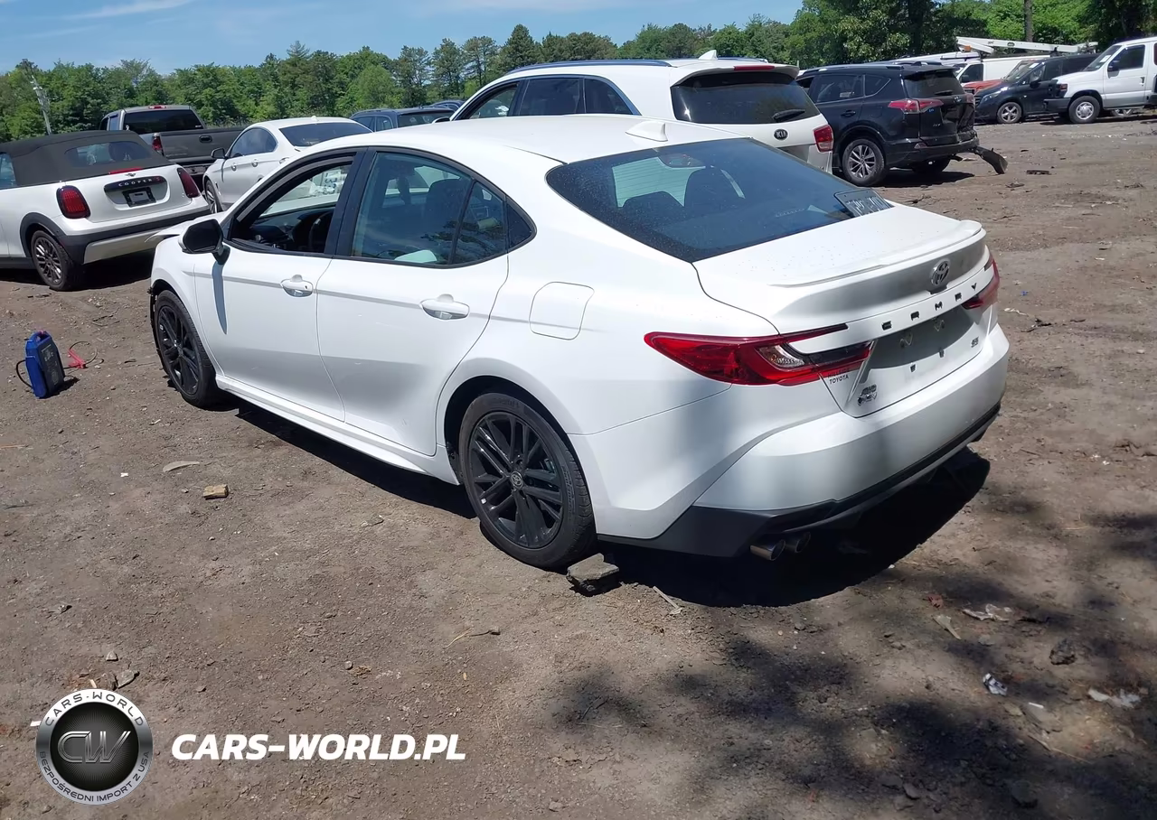 2026 Toyota Camry Se VIN:4T1DBADK1TU554685 - 3