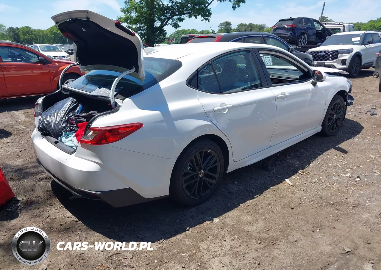 2026 Toyota Camry Se VIN:4T1DBADK1TU554685 - 4