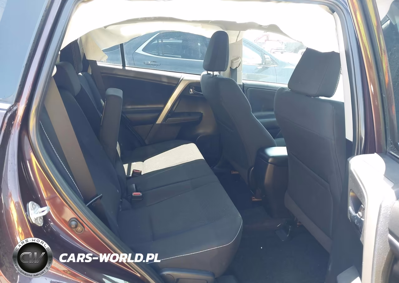 2018 Toyota Rav4 Xle VIN:2T3RFREV8JW754419 - 8