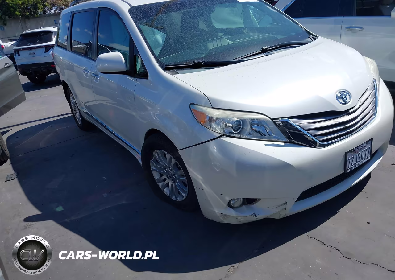 2015 Toyota Sienna Xle 8 Passenger