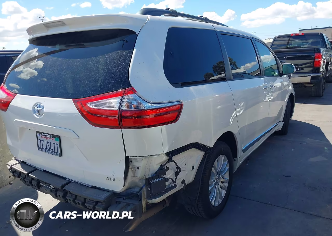 2015 Toyota Sienna Xle 8 Passenger VIN:5TDYK3DCXFS575490 - 4