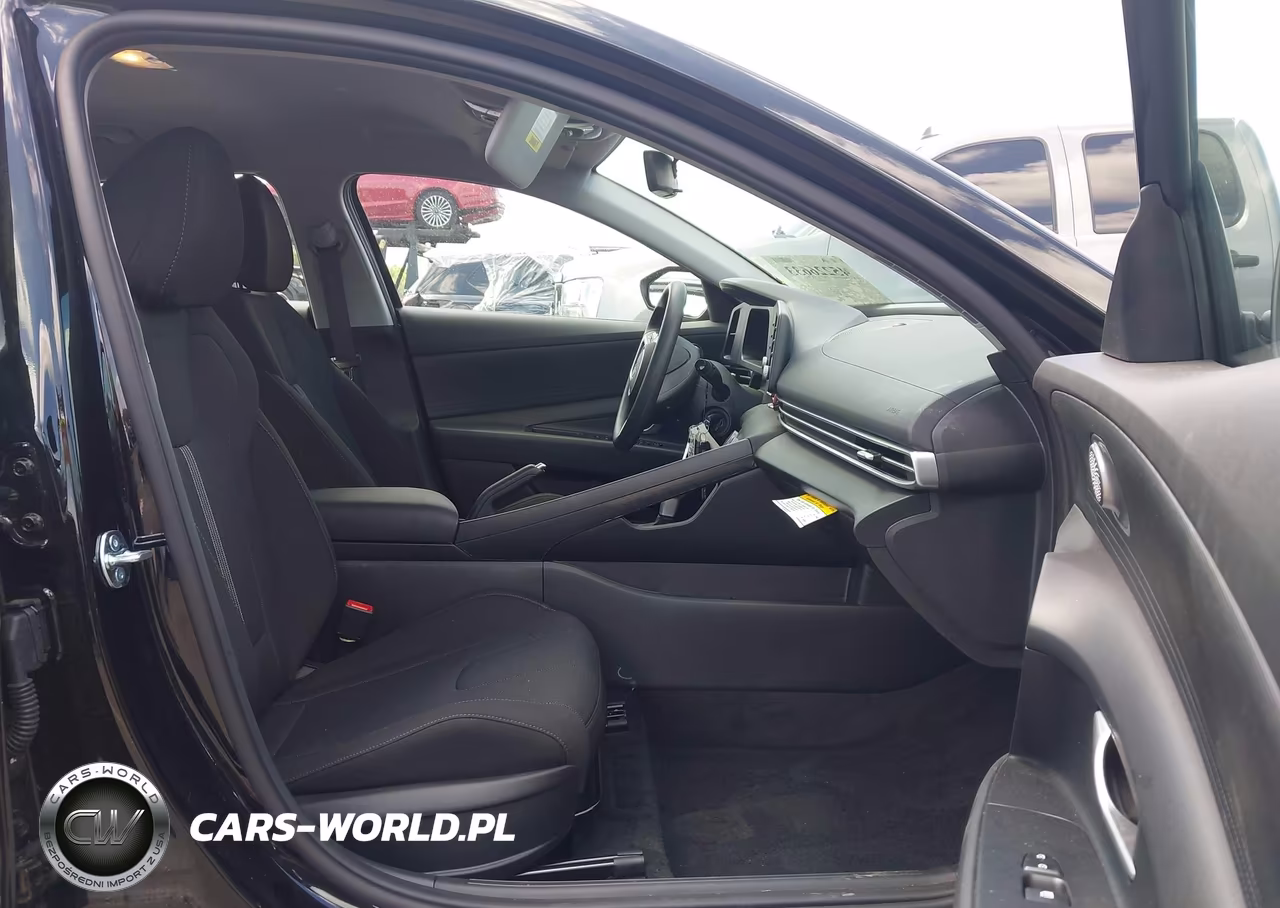 2026 Hyundai Elantra Se VIN:KMHLL4DG5TU171435 - 5