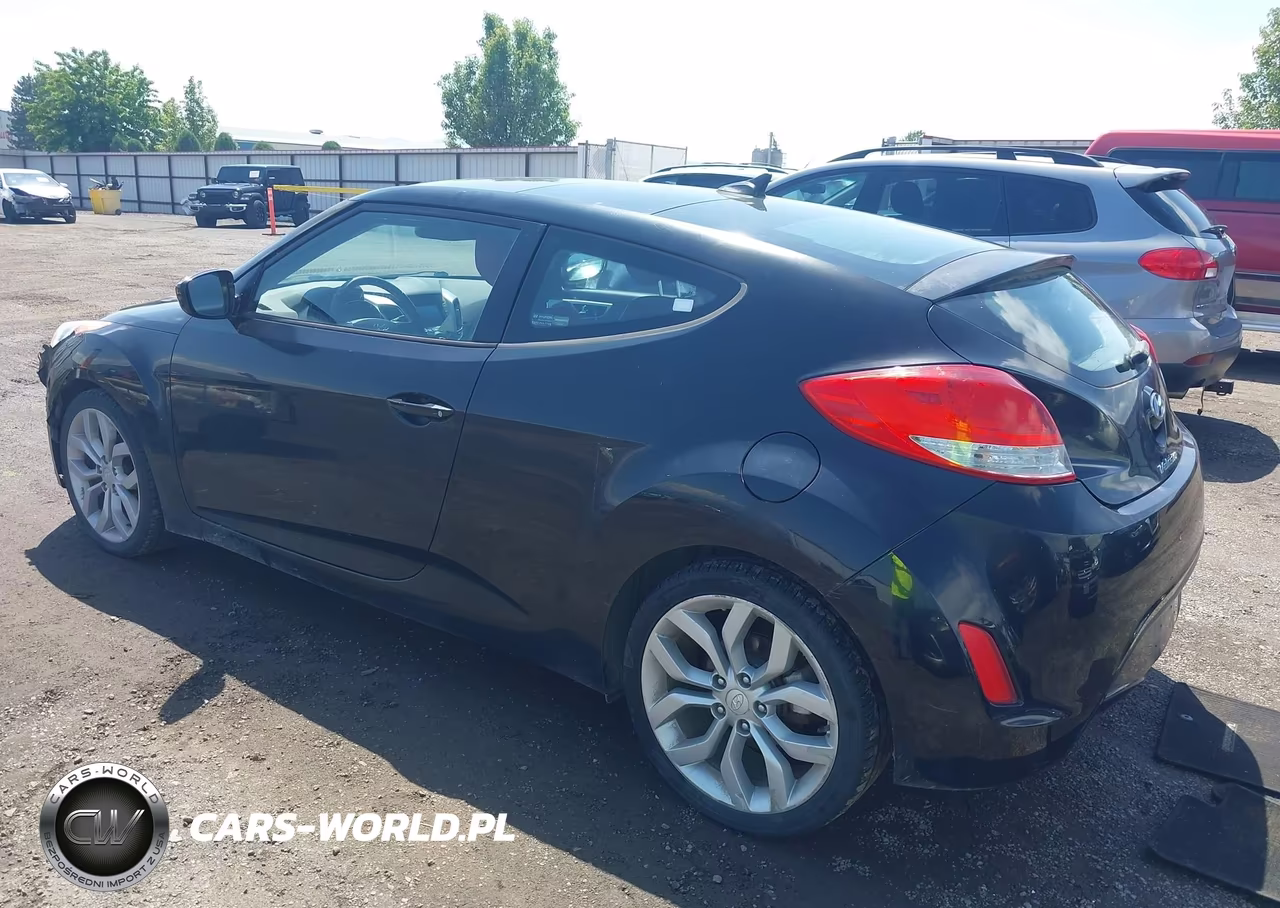 2013 Hyundai Veloster VIN:KMHTC6AD6DU141996 - 3