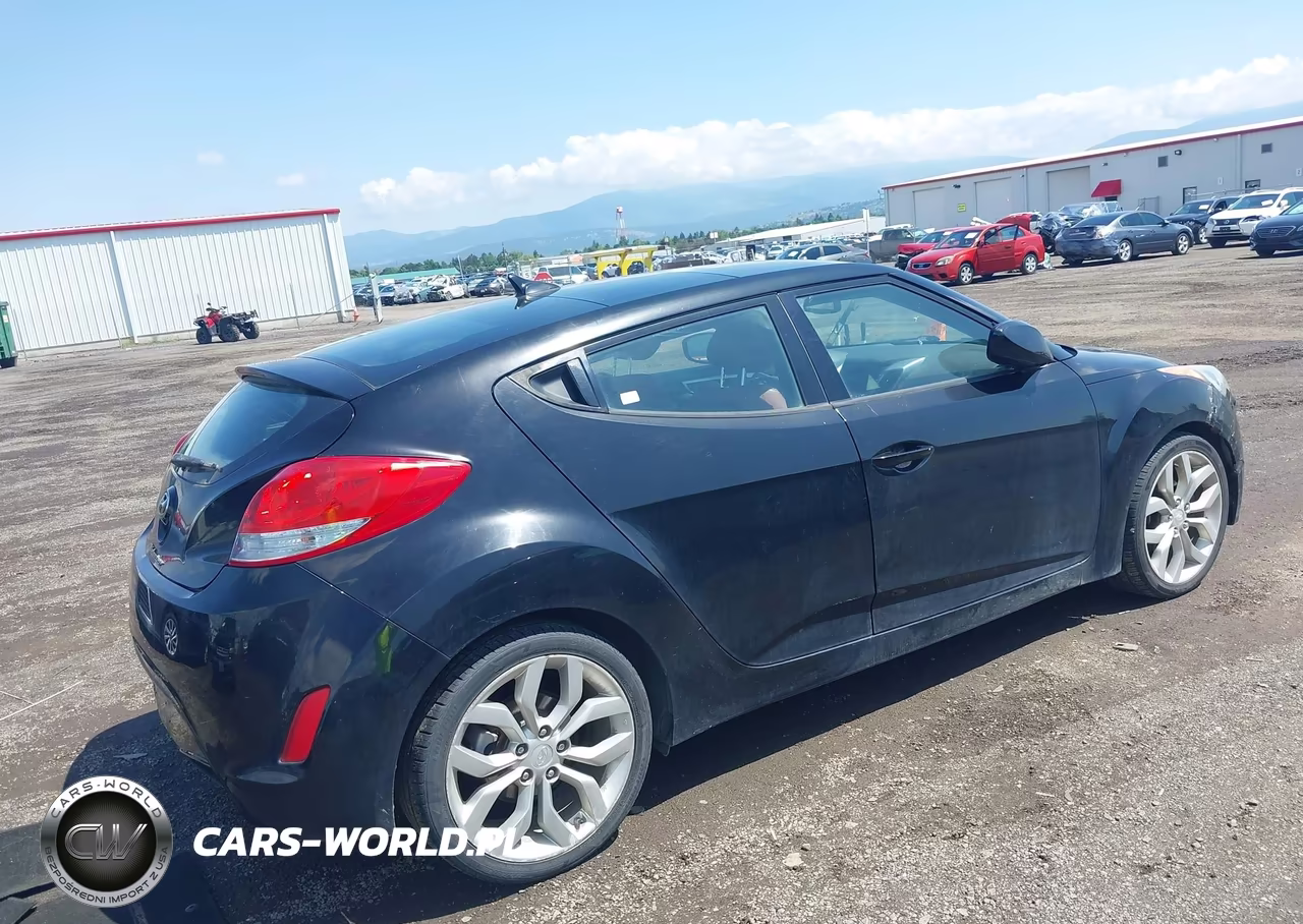 2013 Hyundai Veloster VIN:KMHTC6AD6DU141996 - 4