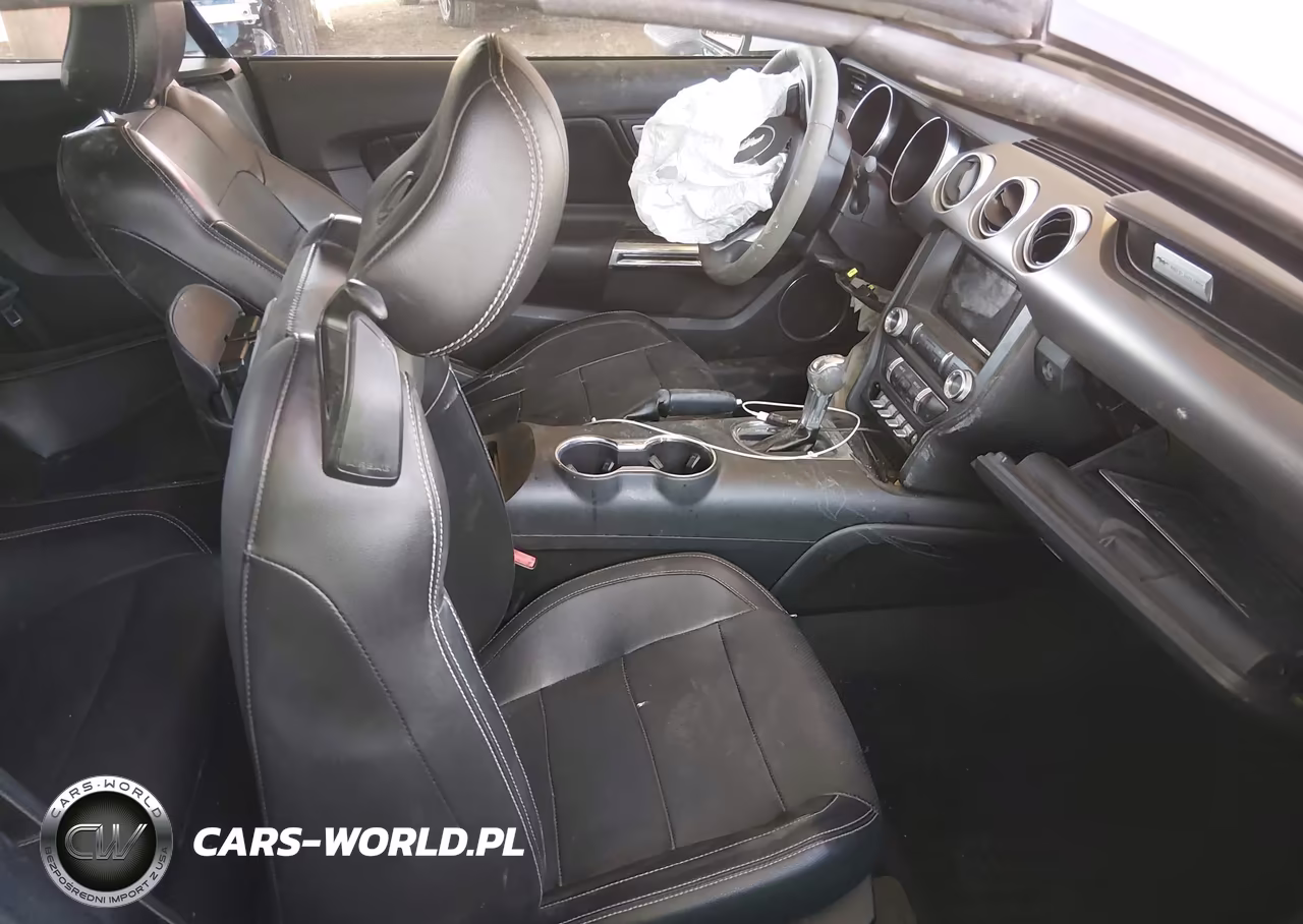 2018 Ford Mustang Ecoboost Premium VIN:1FATP8UH9J5132451 - 5