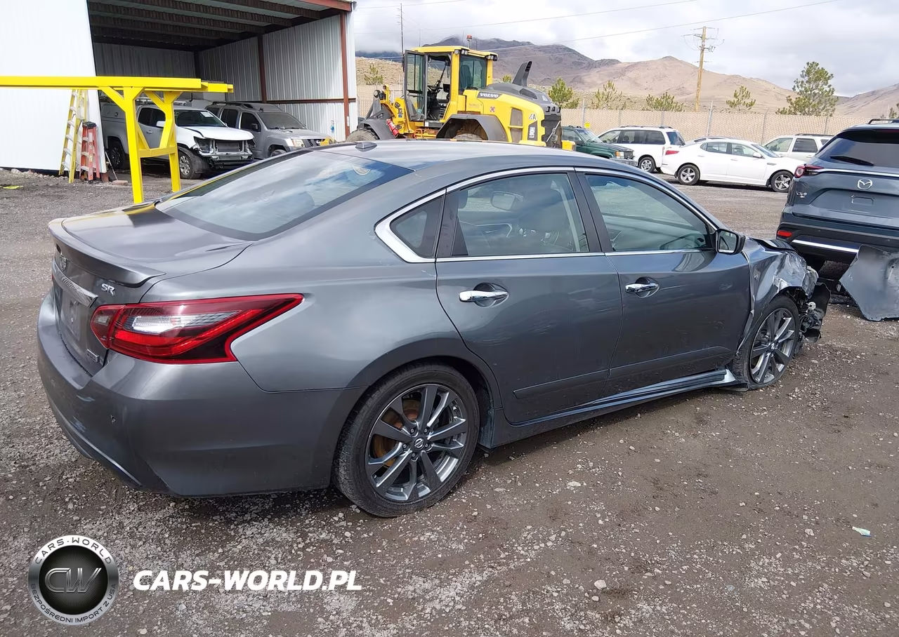 2018 Nissan Altima 2.5 Sr VIN:1N4AL3AP8JC289658 - 4