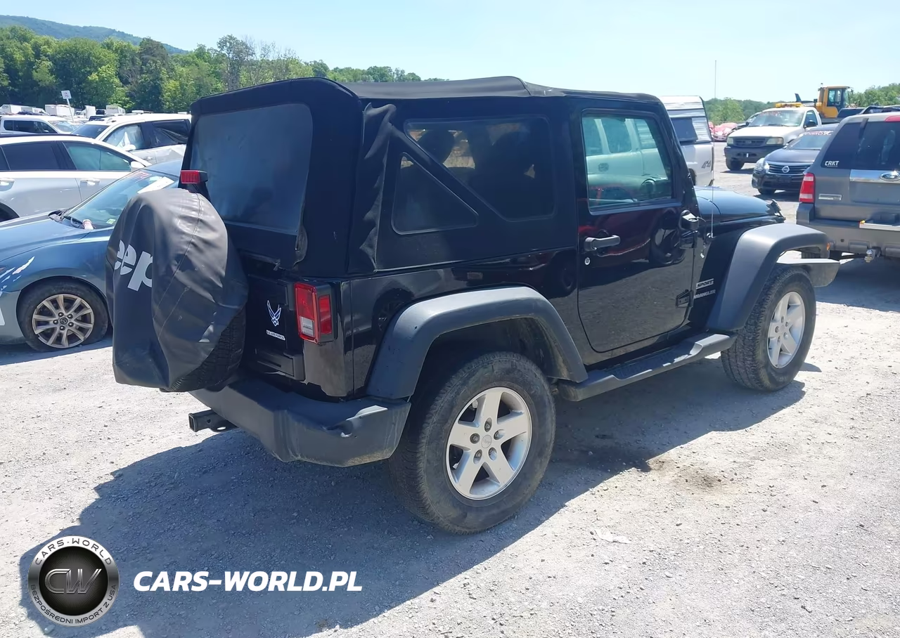 2015 Jeep Wrangler Sport VIN:1C4AJWAG9FL636505 - 4