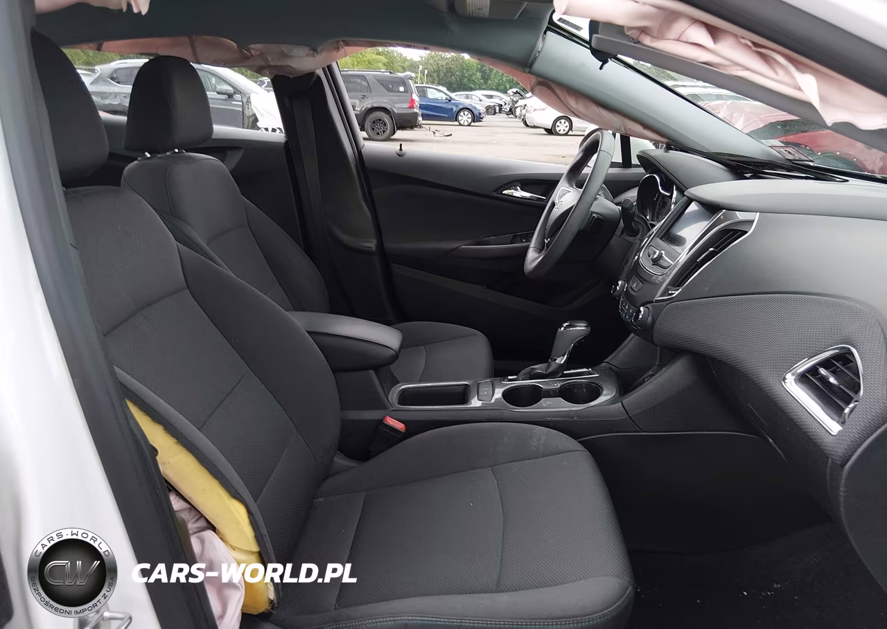2019 Chevrolet Cruze Lt VIN:1G1BE5SM1K7124627 - 5