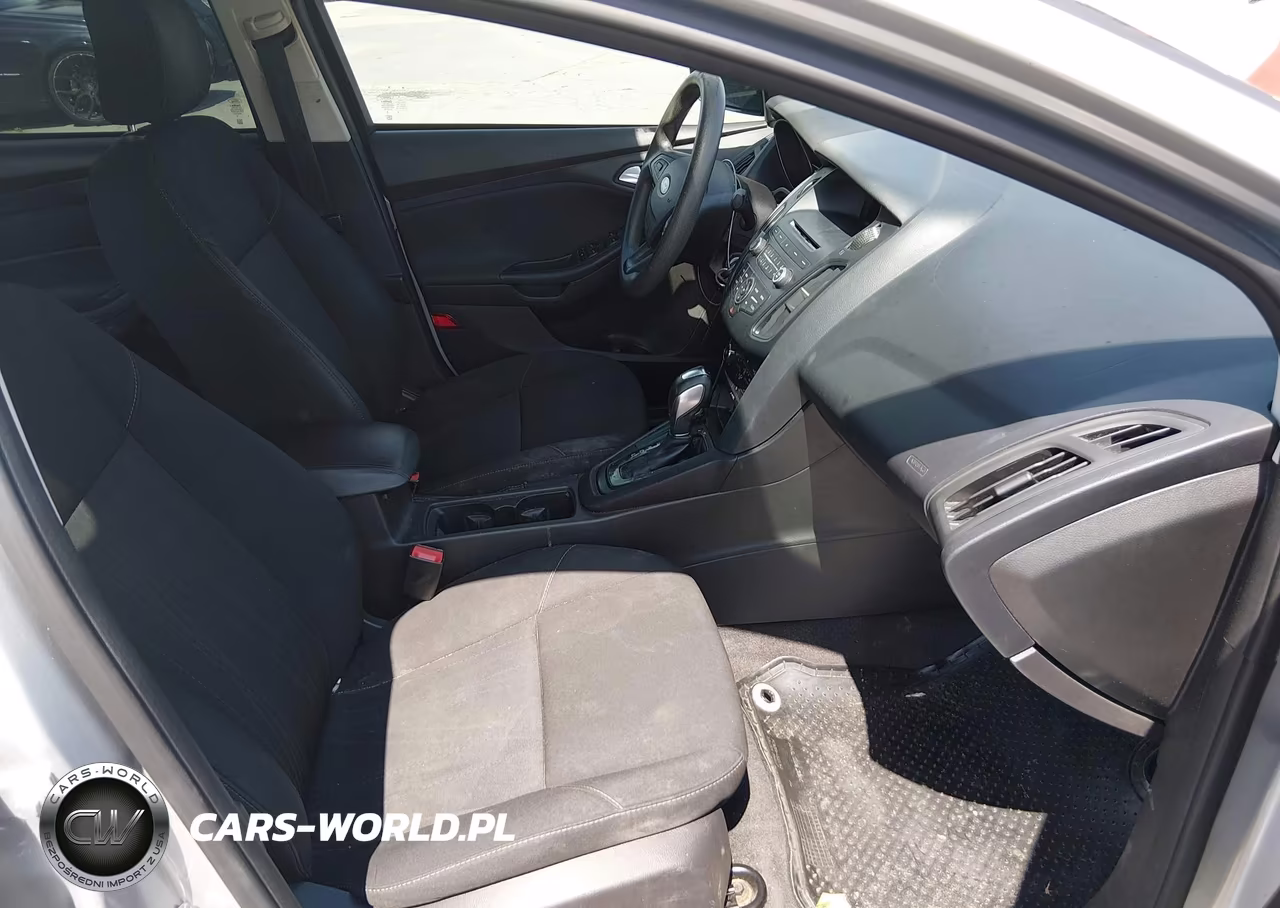 2015 Ford Focus Se VIN:1FADP3F23FL329151 - 5