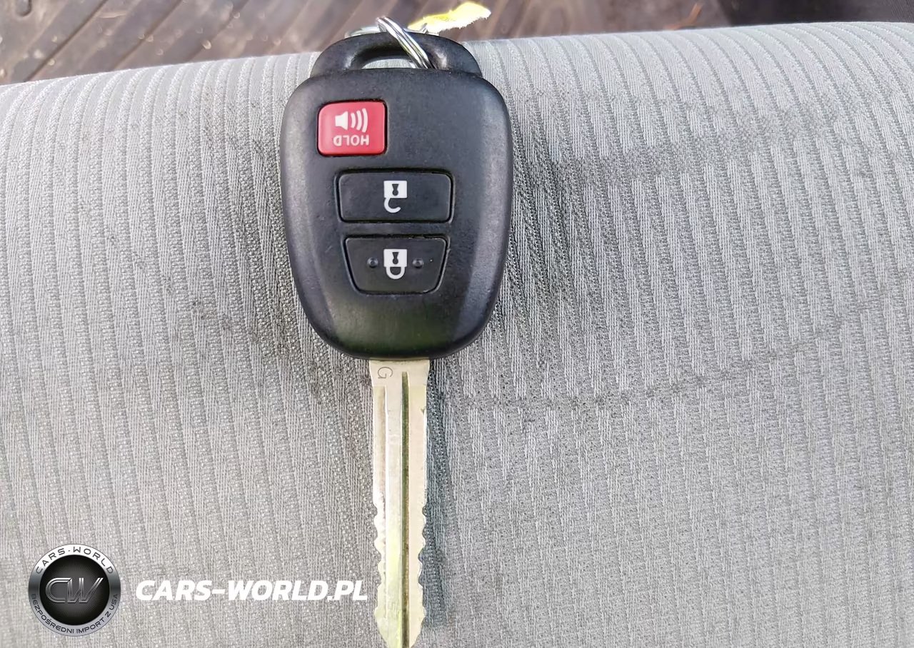 2012 Toyota Prius C Two VIN:JTDKDTB35C1522630 - 11