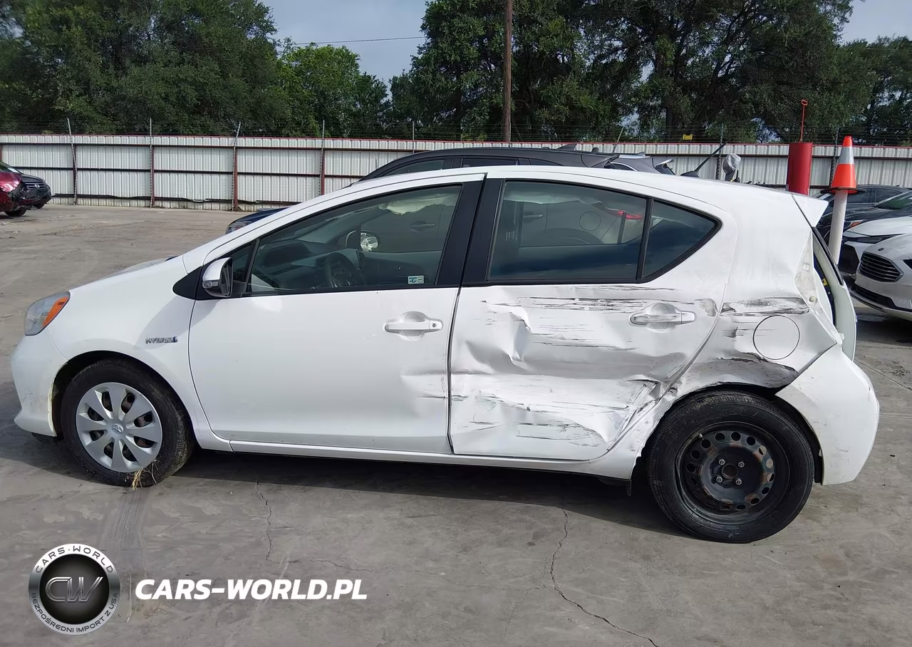 2012 Toyota Prius C Two VIN:JTDKDTB35C1522630 - 15