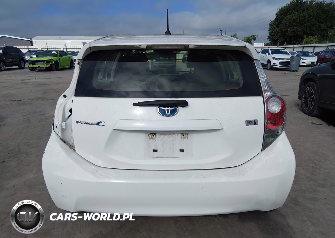 2012 Toyota Prius C Two VIN:JTDKDTB35C1522630 - 17