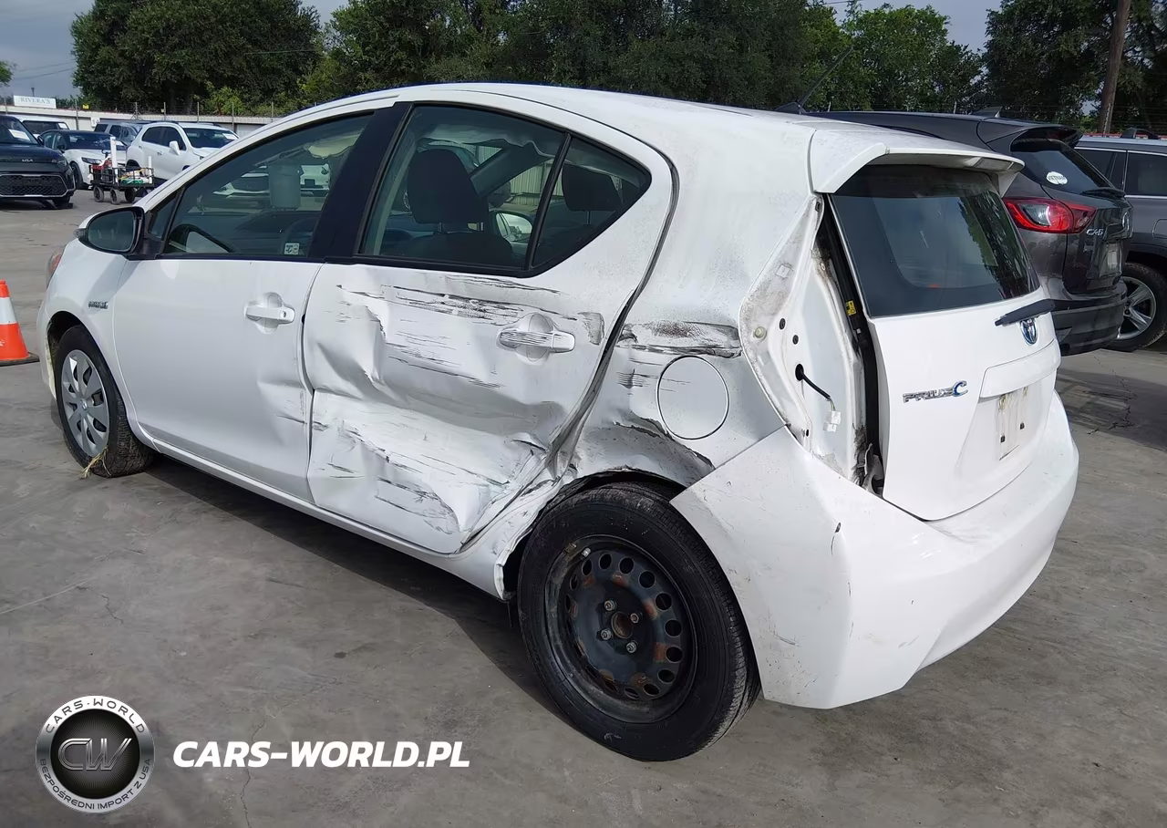 2012 Toyota Prius C Two VIN:JTDKDTB35C1522630 - 3
