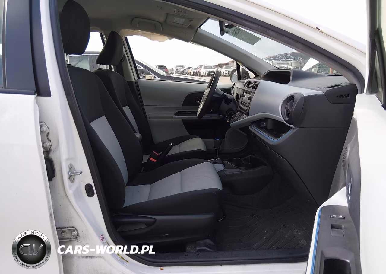 2012 Toyota Prius C Two VIN:JTDKDTB35C1522630 - 5