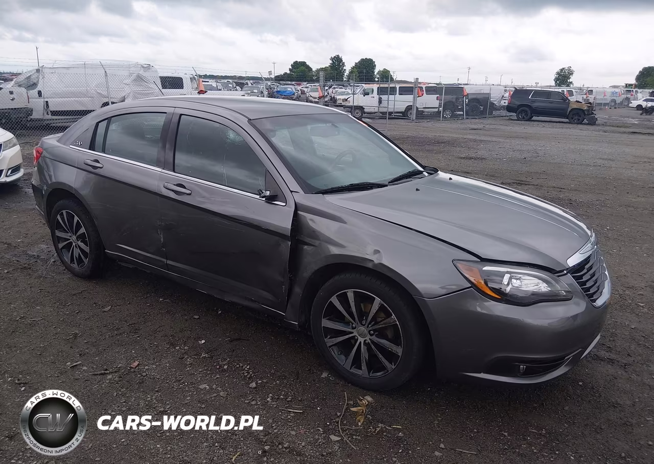 2013 Chrysler 200 Touring – zdjęcie 1 z 21