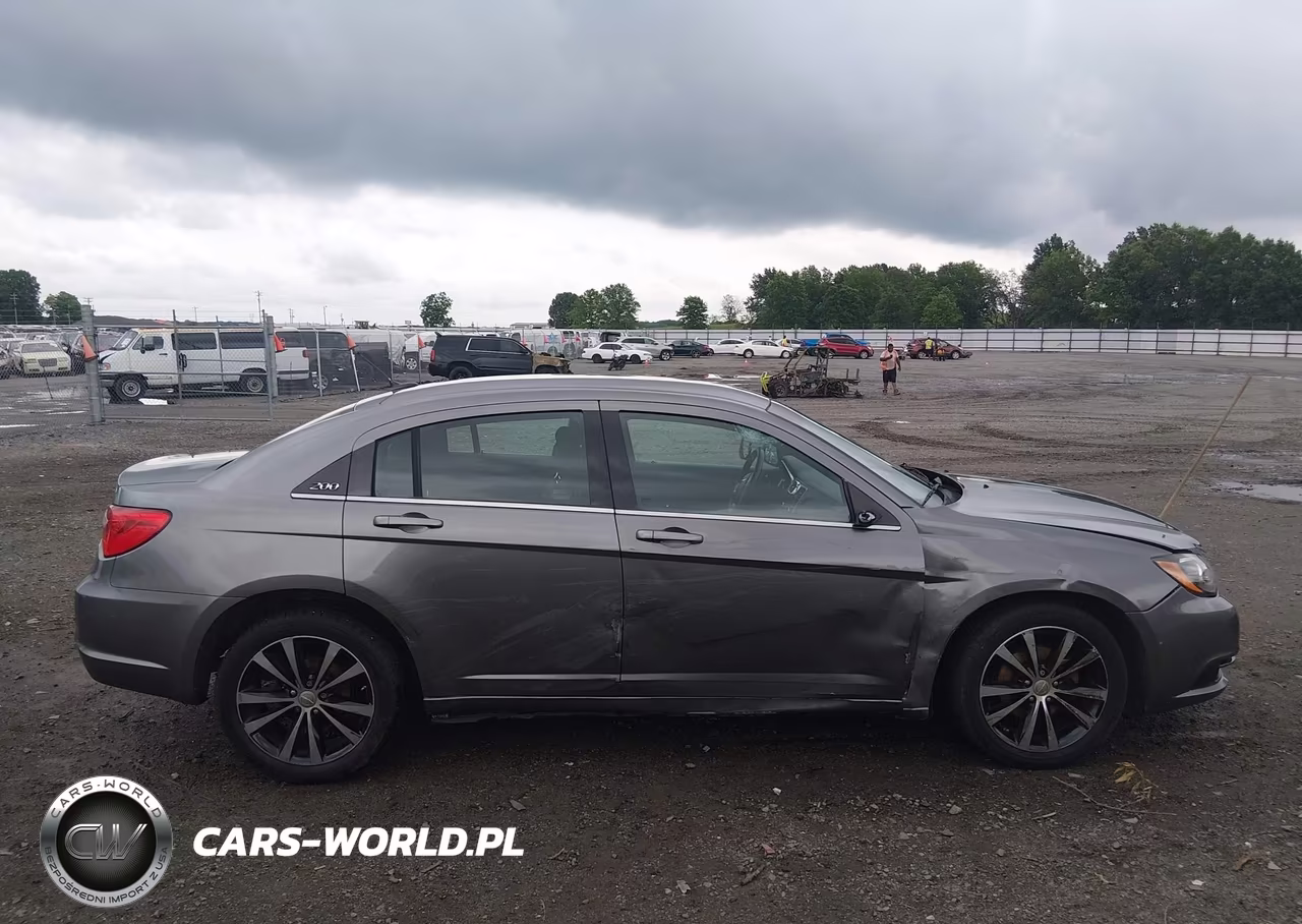 2013 Chrysler 200 Touring VIN:1C3CCBBB2DN584719 - 13