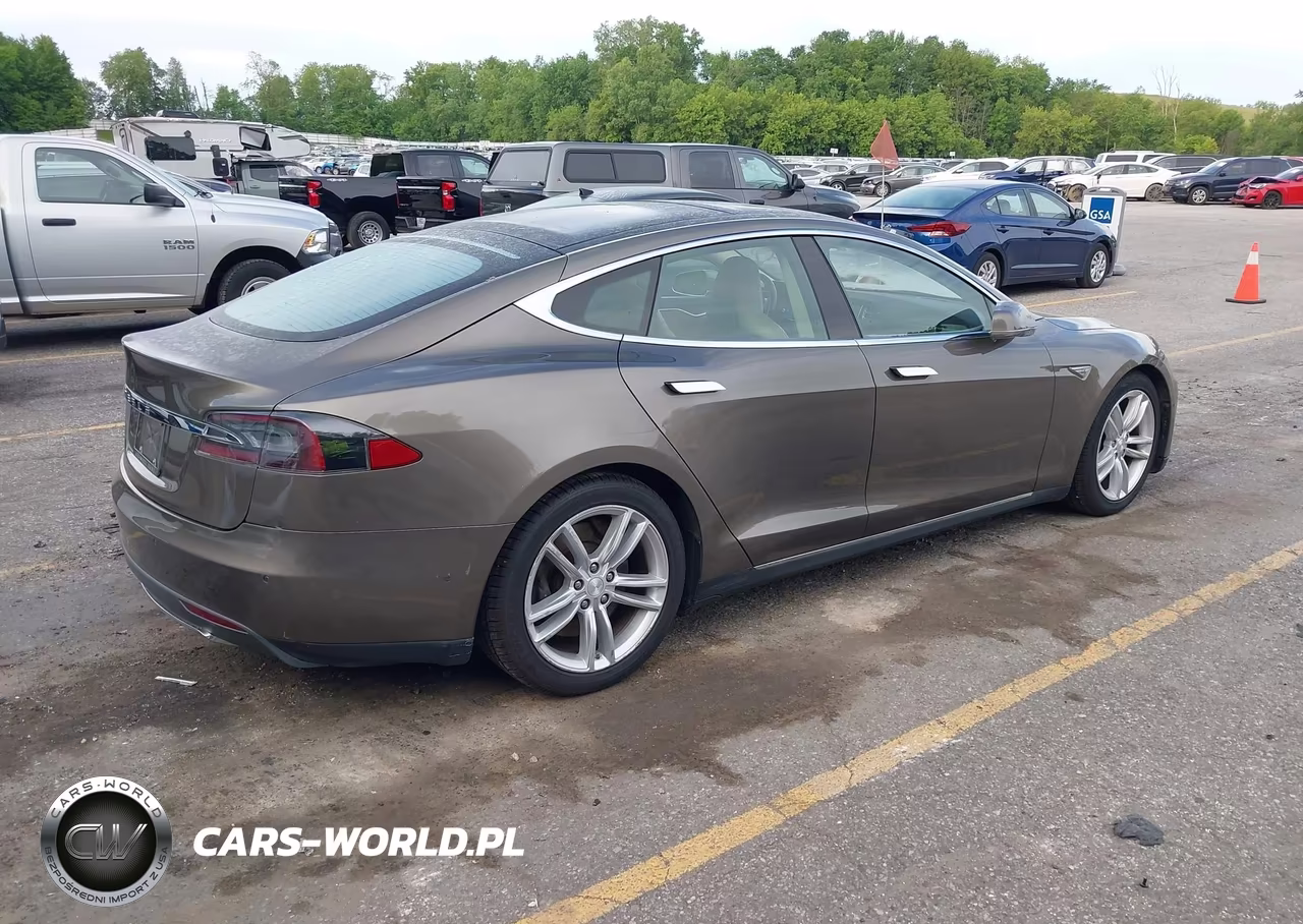 2015 Tesla Model S 70D-85D-P85D VIN:5YJSA1E26FF119607 - 4