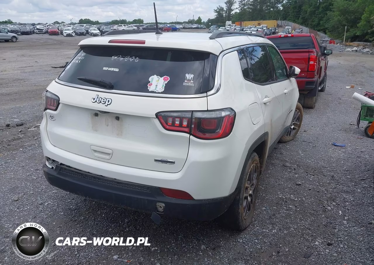 2018 Jeep Compass Sun And Wheel Fwd VIN:3C4NJCBB7JT468850 - 4