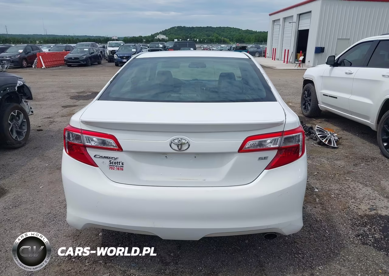 2014 Toyota Camry Se VIN:4T1BF1FK2EU302844 - 16