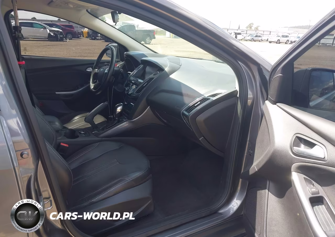 2013 Ford Focus Titanium VIN:1FADP3N27DL119926 - 5