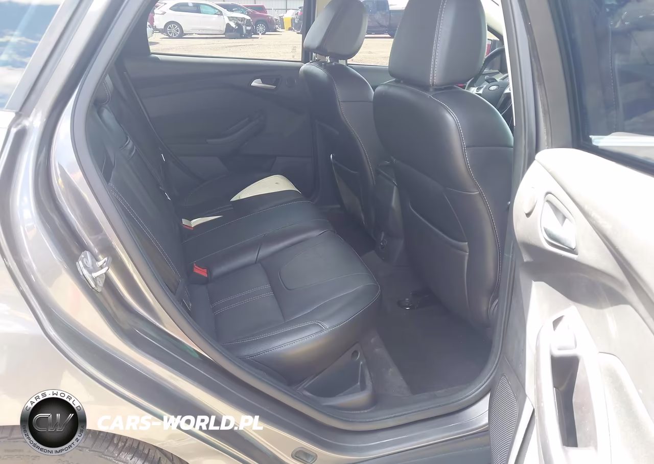 2013 Ford Focus Titanium VIN:1FADP3N27DL119926 - 8