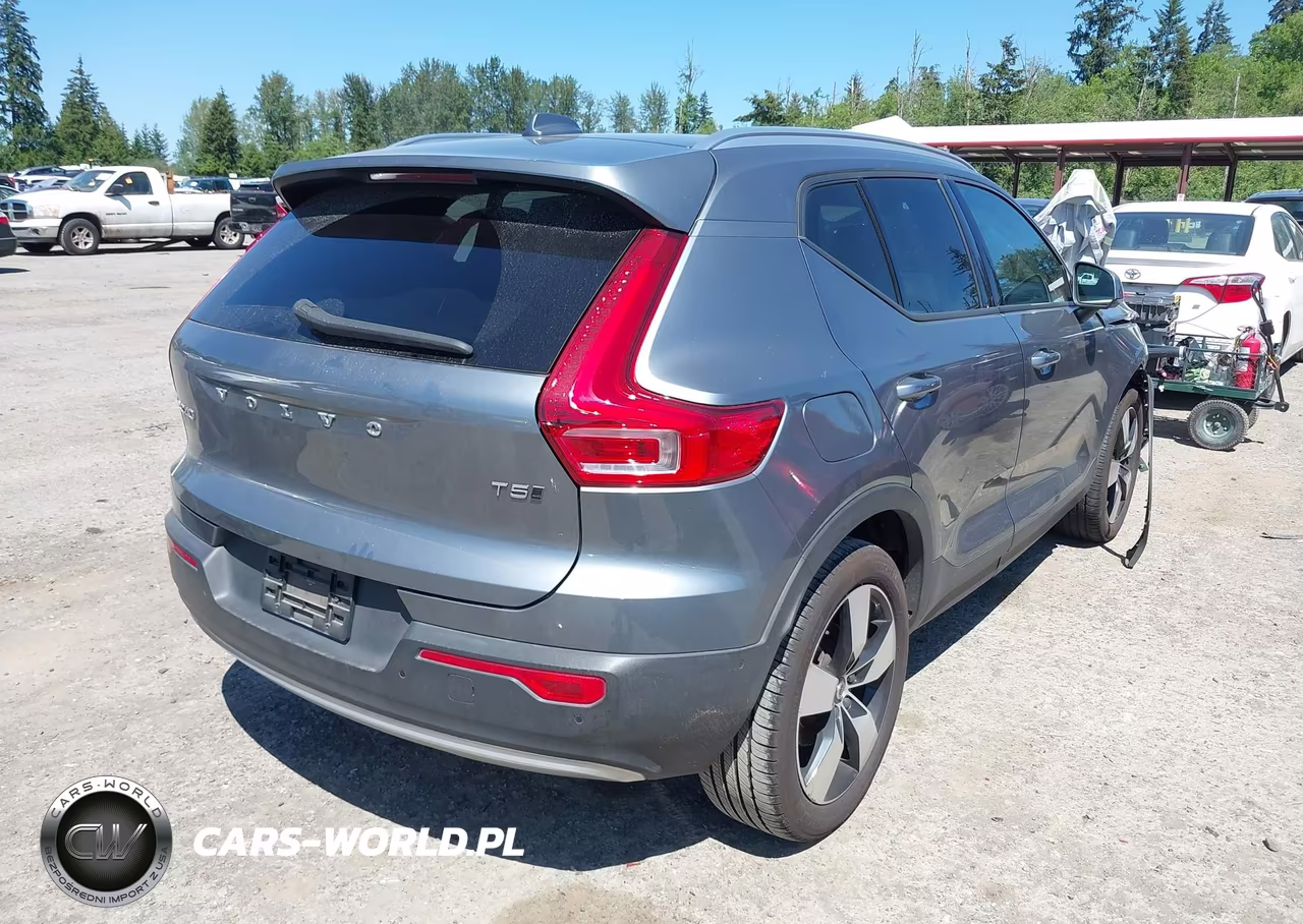 2019 Volvo Xc40 T5 Momentum-T5 R-Design VIN:YV4162XZ1K2010446 - 4