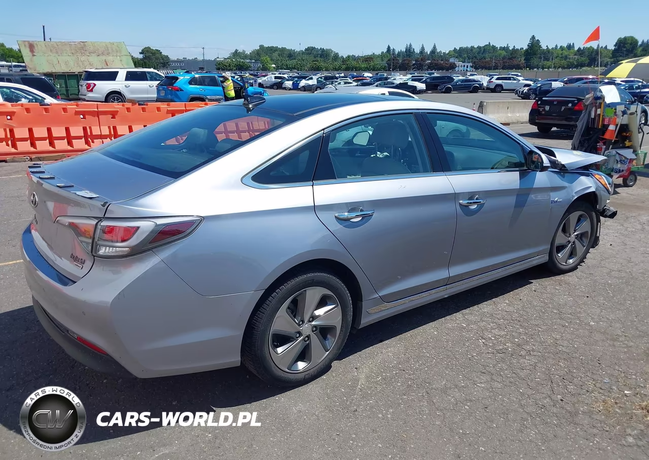 2016 Hyundai Sonata Hybrid Limited VIN:KMHE34L10GA008690 - 4