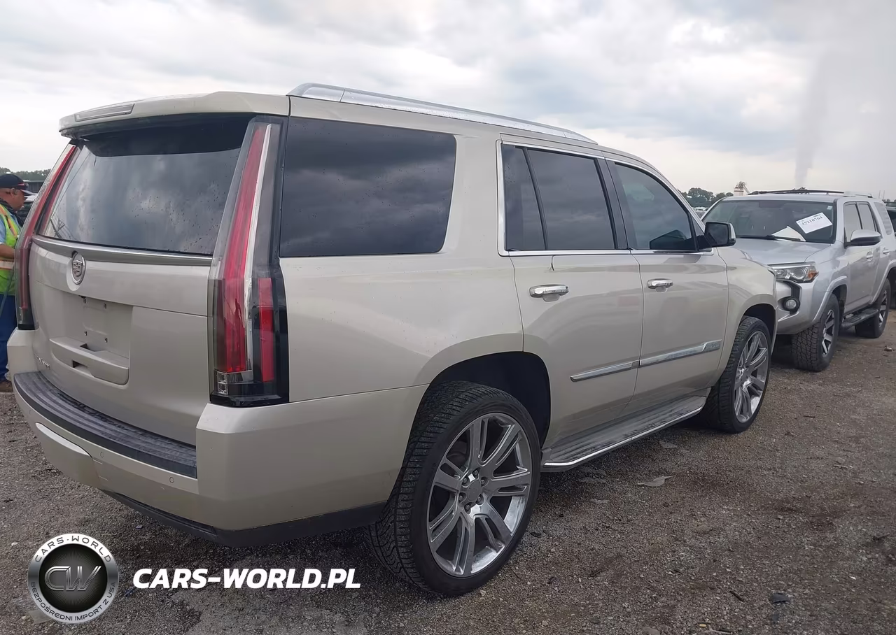 2015 Cadillac Escalade Luxury VIN:1GYS4BKJ6FR303197 - 4