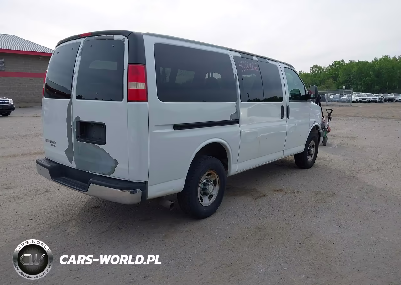 2009 Chevrolet Express 3500 Ls VIN:1GAHG35K491178021 - 4