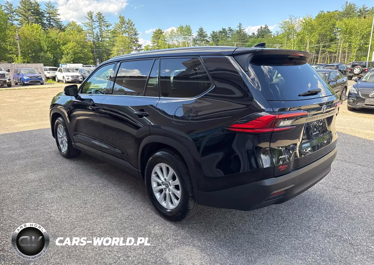 2024 Toyota Grand Highlander Xle VIN:5TDAAAB55RS007973 - 3
