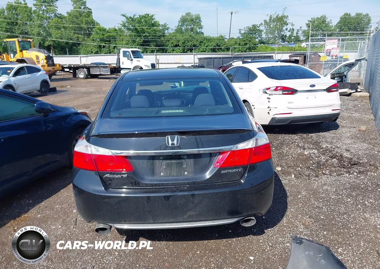 2015 Honda Accord Sport VIN:1HGCR2F52FA053062 - 17