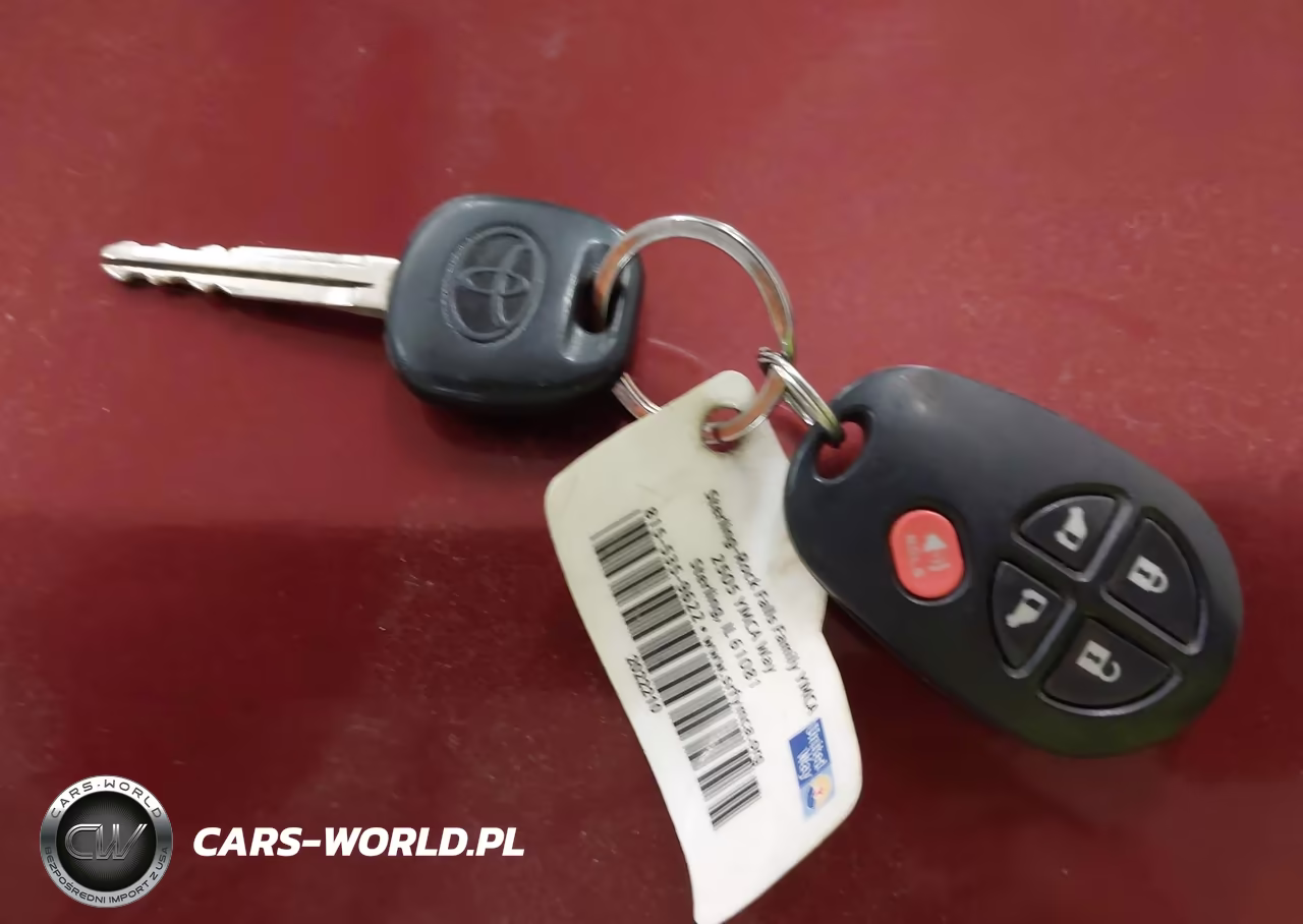 2012 Toyota Sienna Le V6 8 Passenger VIN:5TDKK3DC8CS204796 - 11