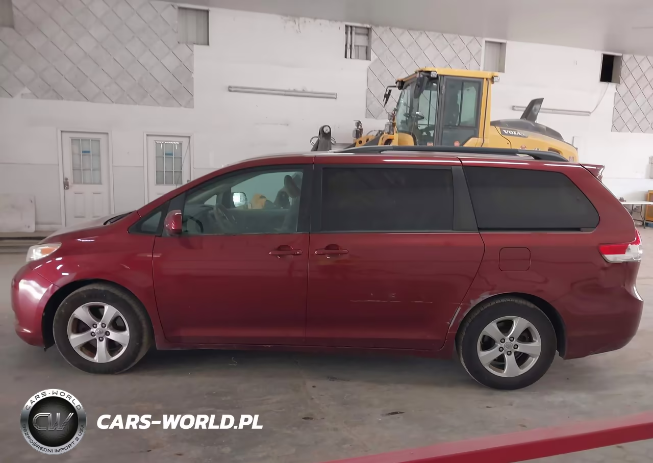 2012 Toyota Sienna Le V6 8 Passenger VIN:5TDKK3DC8CS204796 - 14