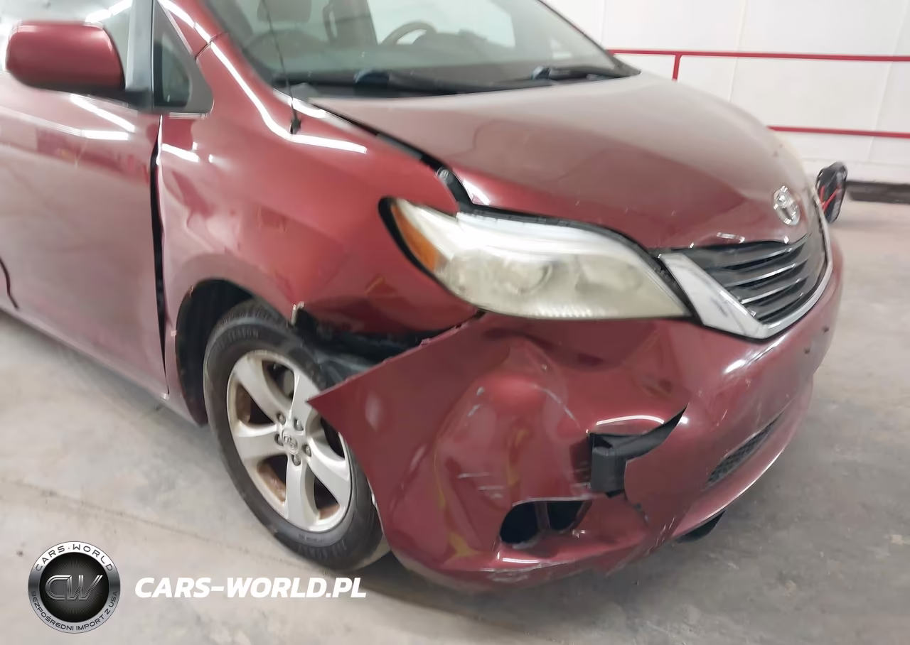 2012 Toyota Sienna Le V6 8 Passenger VIN:5TDKK3DC8CS204796 - 6