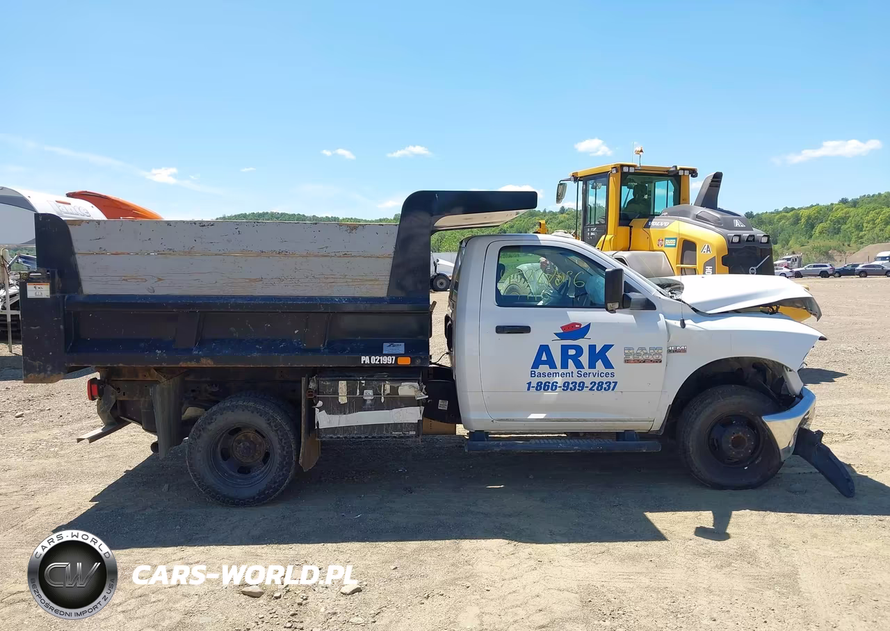 2018 Ram 3500 Chassis Tradesman-Slt VIN:3C7WRTAJ6JG376615 - 13