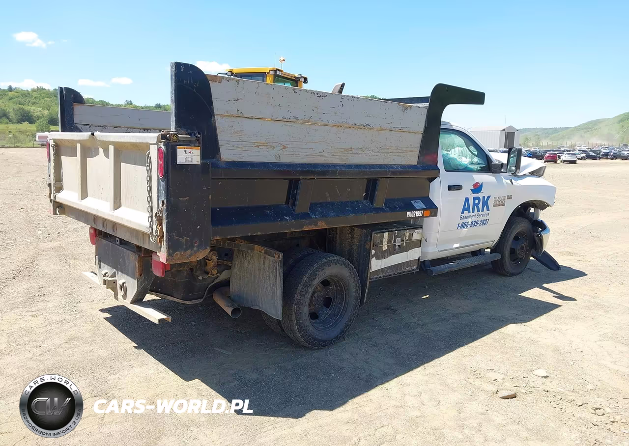 2018 Ram 3500 Chassis Tradesman-Slt VIN:3C7WRTAJ6JG376615 - 4