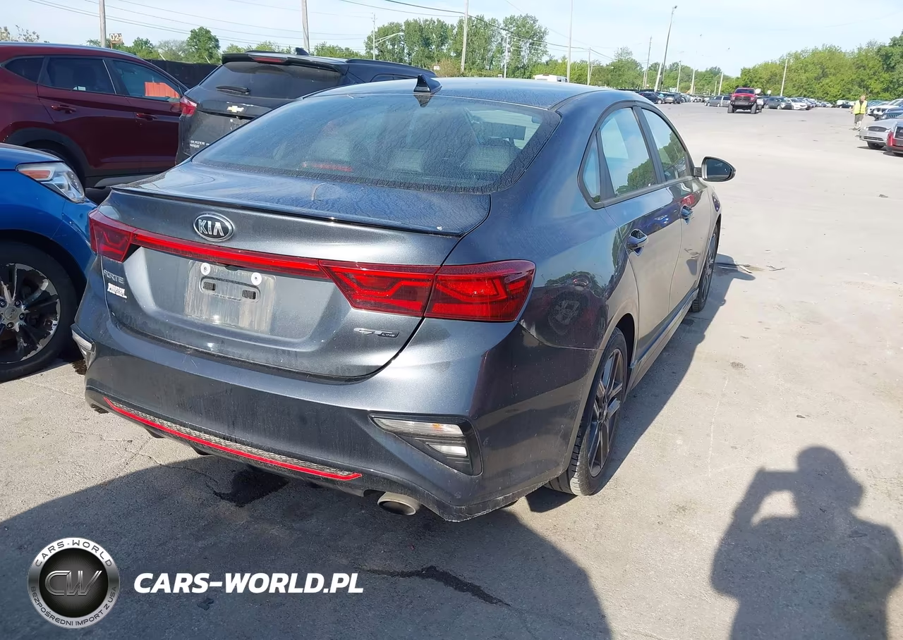 2021 Kia Forte Gt-Line VIN:3KPF34AD0ME275987 - 4